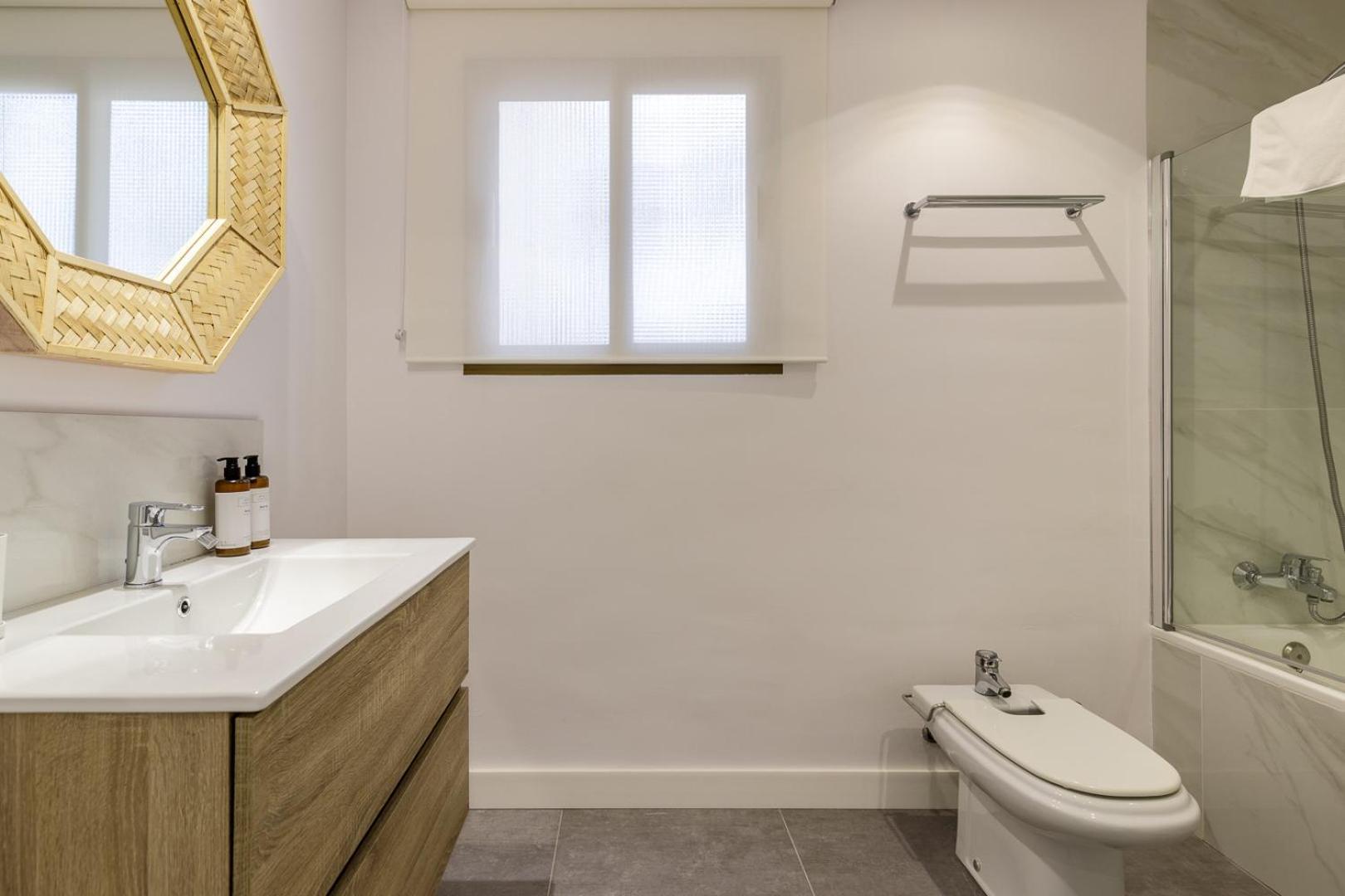 Beach Malagueta By Caleta Homes Малага Екстериор снимка