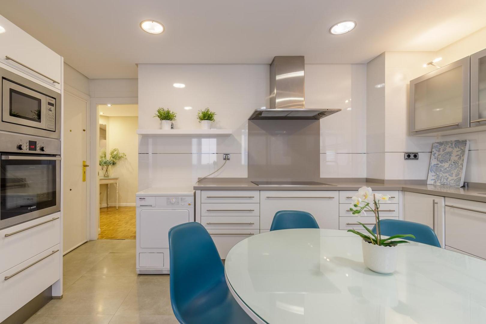 Beach Malagueta By Caleta Homes Малага Екстериор снимка